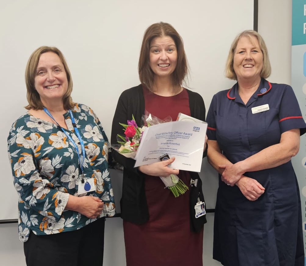 Absolute pleasure to present @CMidOEngland MSW award to Amanda Rosenfeld for her outstanding contribution to maternity services @RCHT and to hear about the examples of fantastic personalised care, Triage & plans for the future of maternity care in Cornwall @kimvon_o @KernowMNVP