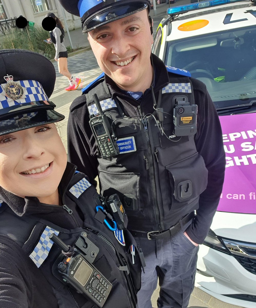 Officers from your #Eastbourne Neighbourhood Policing Team are parked up on Bankers Corner until 3pm today speaking to communities around ways to stay safe on nights out and raising awareness of a number of crimes which are often targeted towards females spkl.io/60154Lsw7