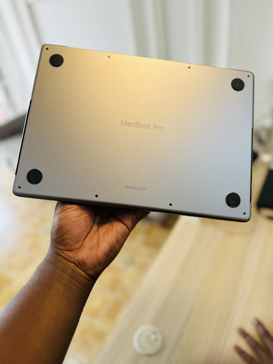 PhonesCelebrity's tweet photo. *JUST IN* 14-inch
  M3 
8GB RAM  
512gb SSD 
25cycle count  

Very neat   *14500gh* https://t.co/jVn52fT4eY