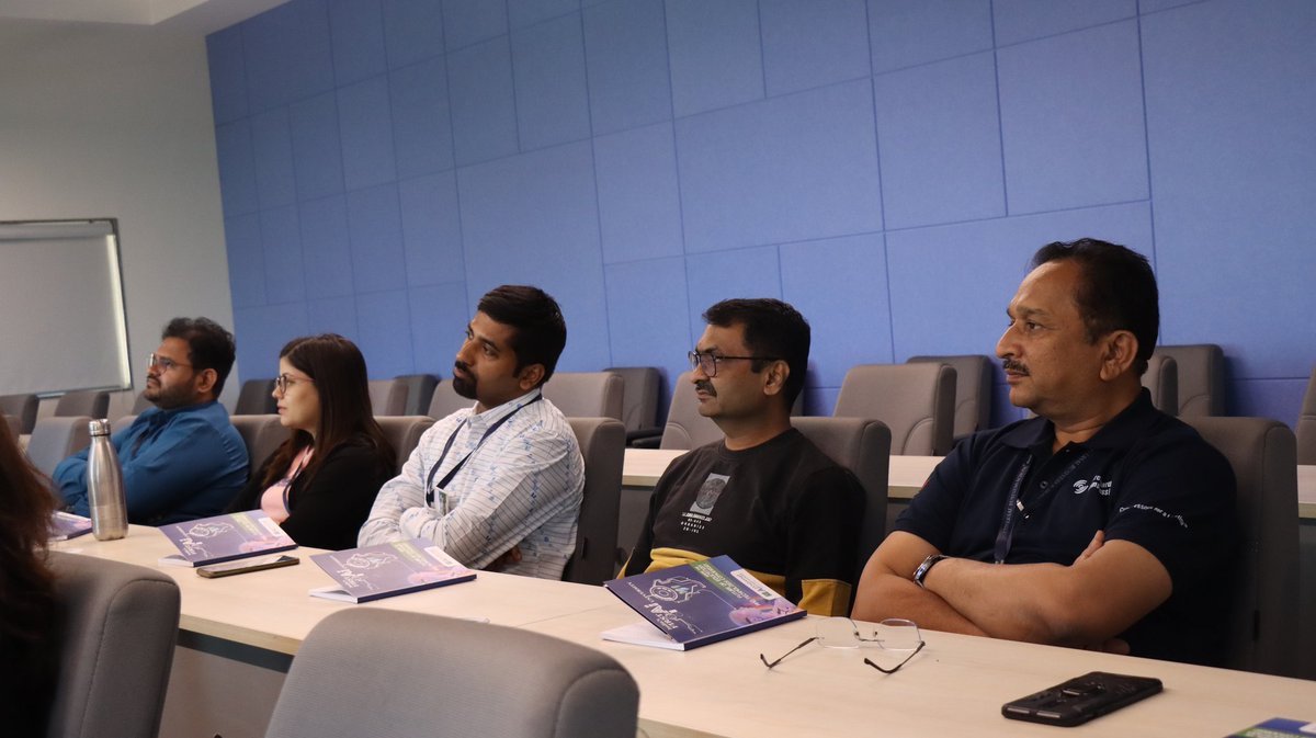 Universal Ai University tweet media