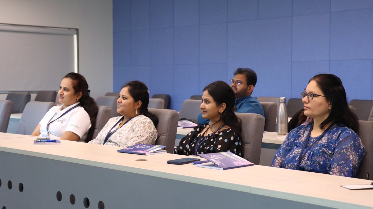 UAi School of Management tweet media