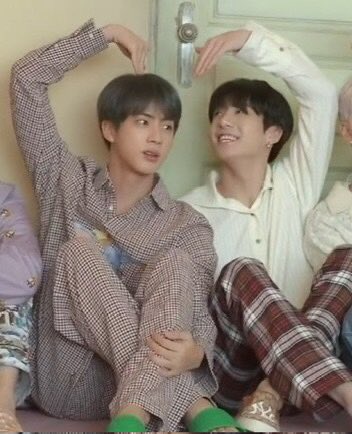 Jungkook’s smile 😭🫠

#kookjin #jinkook 
#seokjin #jungkook