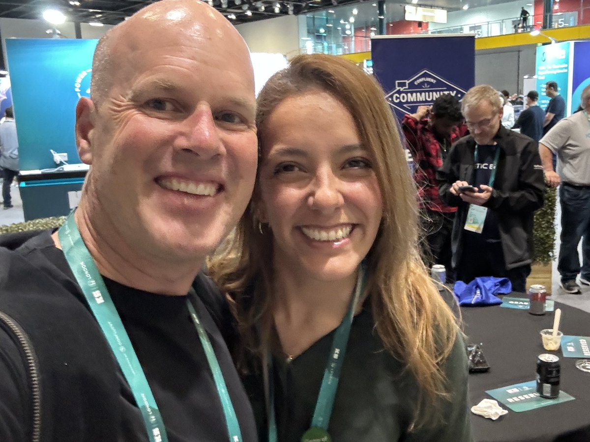 SimonAubury's tweet photo. #StreamingSelfie with the wonderful @ale_amurray, inspiring @OlenaKutsenko  and the fabulous @tlberglund So many great folk to meet at #kafkasummit https://t.co/9RKGIHbdsh