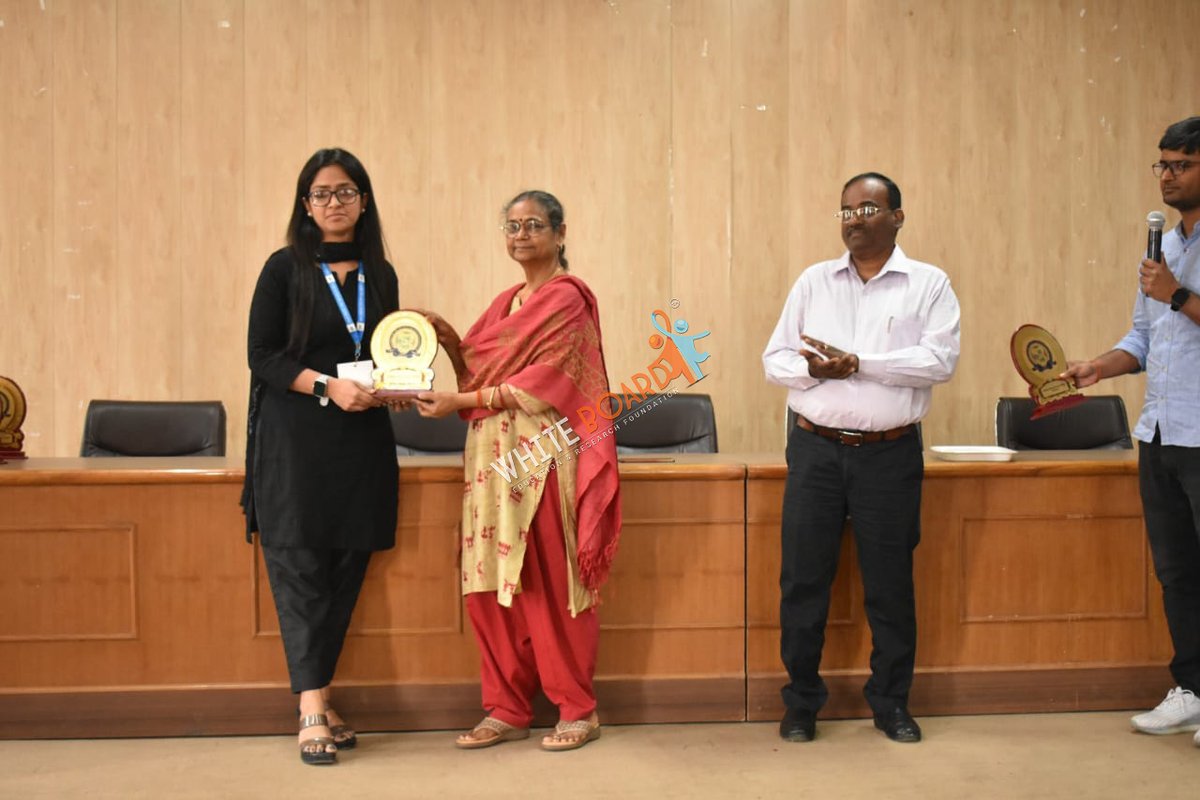 WhiteBoardERF's tweet image. @WhiteboardERF #Workshop on #ResumeCrafting &amp;amp; #InterviewExcellence&quot; with @CollegeKannauj, was synergetic.
A special shoutout to our esteemed #presenters – Mr. Anupam Anand, Mr. Indresh Mishra, Ms. Shivangi Pandey, and Ms. Garima Solanki from @Deltrontech01. 
#workshopsession