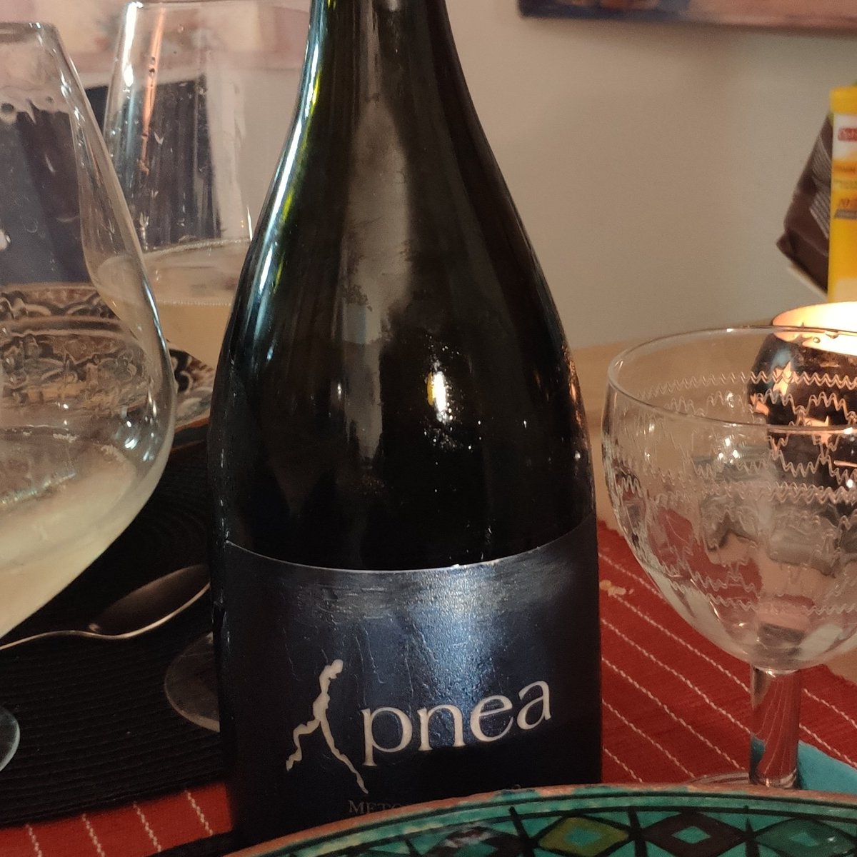 IvanCribiu's tweet photo. #pinotnoir #oltrepopavese #immerso nel #lagodicomo un #supliment connubio di #estremo corpo e #bontà.
@cadifrara_lucabellani
#ivancribiu #chefivancribiu #chefgiramondo #chefcontadino #spumante #verygood #style https://t.co/h8YvXKOrlC