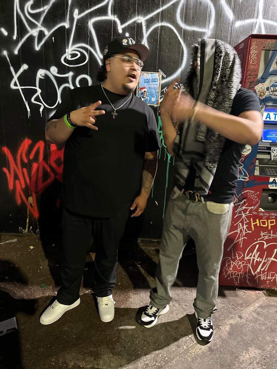 _Throwedd's tweet photo. MIGOS 🦅 🇲🇽 PAISA BROWN WE STILL GETTING TAN EVERY SUMMER! 🌎 https://t.co/5V4BoSglHH