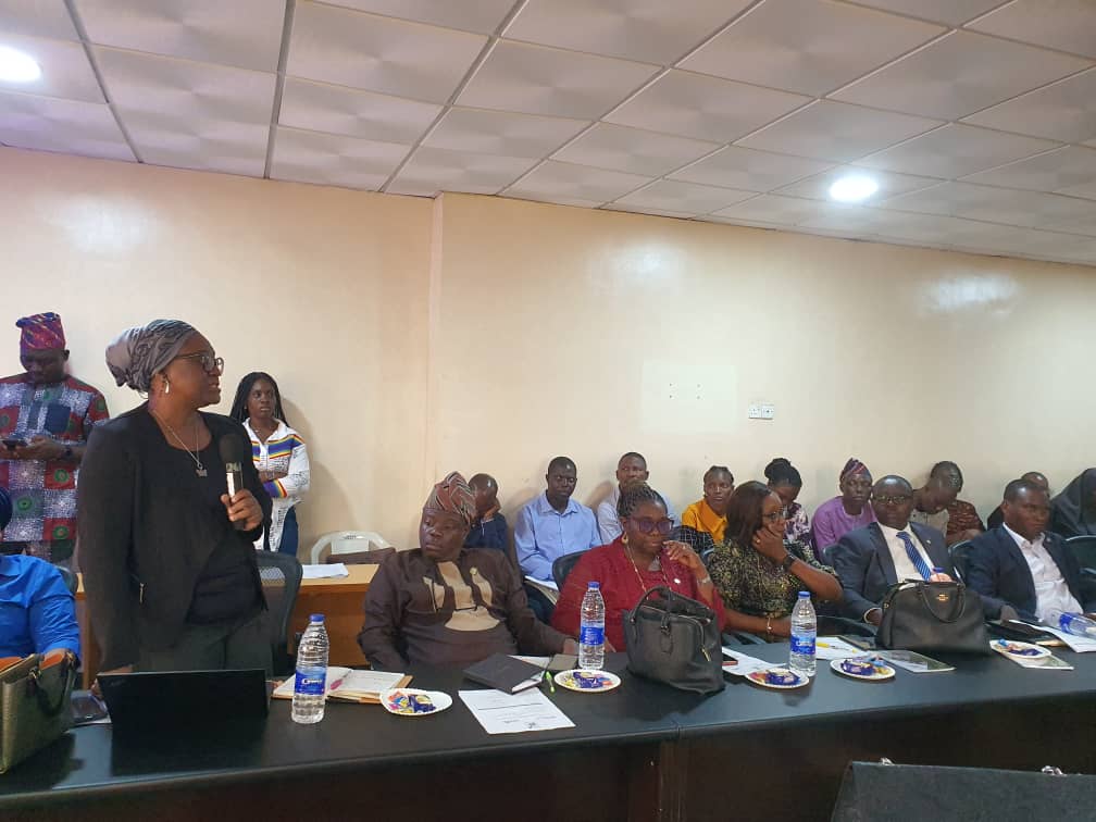 ONGOING: Roundtable Forum with LGA Chairpersons in Lagos on Improving Health Security Financing at the Local Level, hosted by the Lagos State House of Assembly in collaboration with LISDEL and @IncubatorGHAI. Spot the Speaker and our ED @umaabude giving their spirited remarks👇.