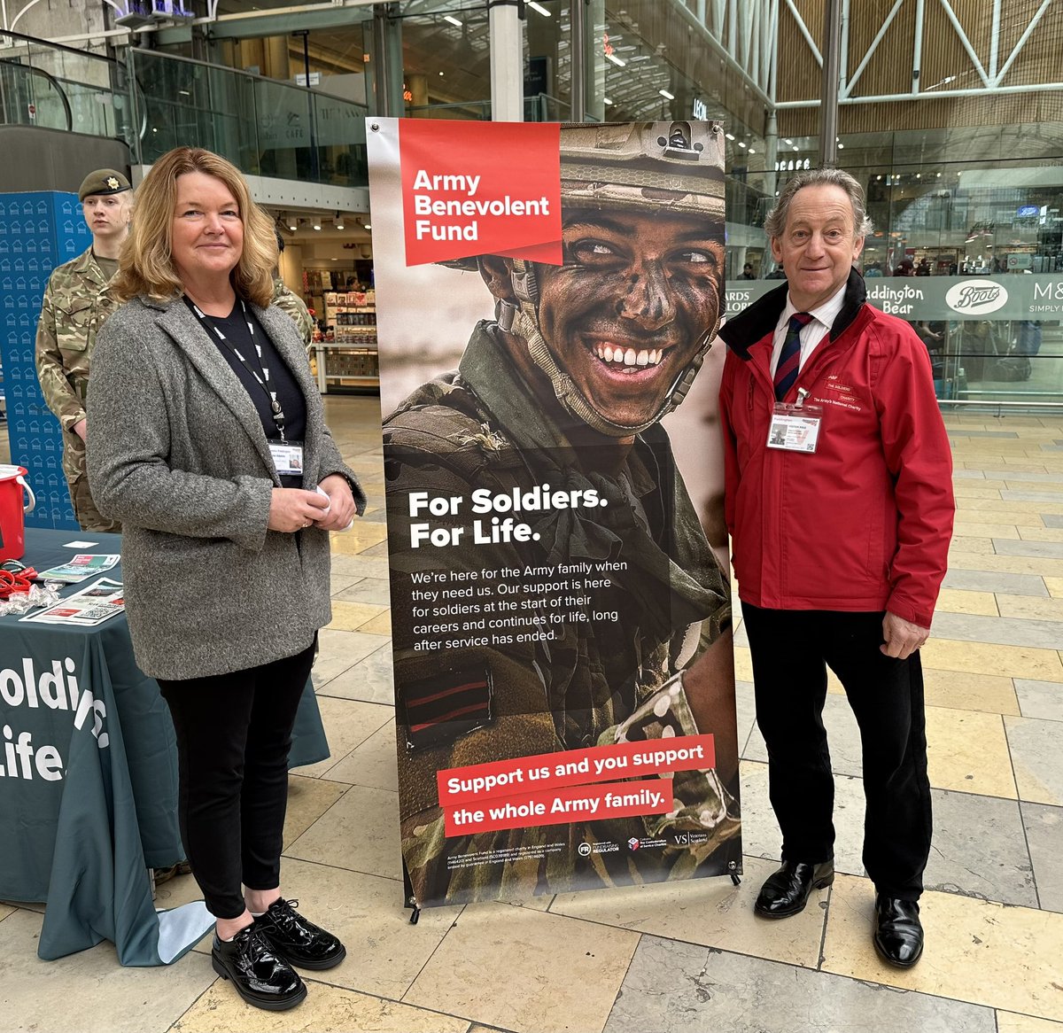 We are here today at London Paddington station collecting and raising funds for @ArmyBenFund A big thank you to @networkrail especially Lorna Adams for allowing us to be here today 🙏 Your support is greatly appreciated. #ForSoldiersForLife #charity