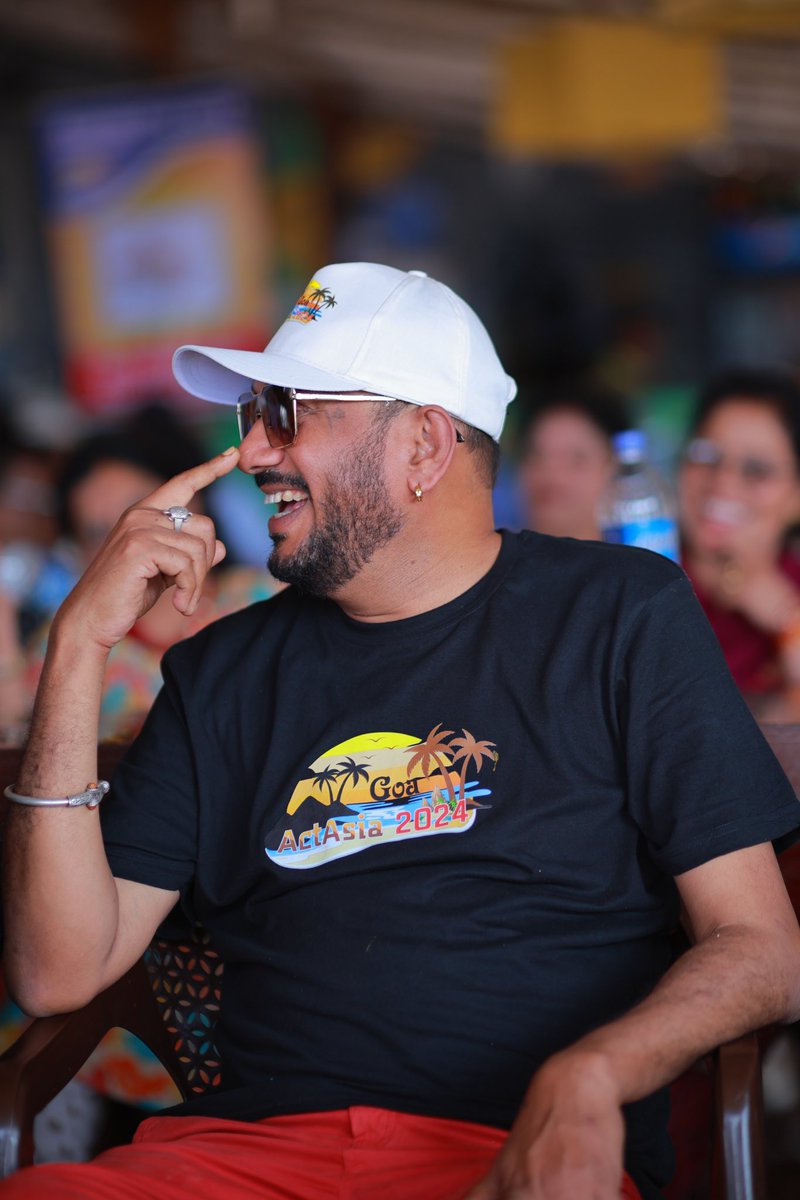 SambitBegray's tweet image. Today is International Happiness Day as recognised by the UN. Underlines the importance of being happy - a state of mind that you can control. Learn to find happiness and live life as it is meant to be lived🙏
Live Life King Size !!!