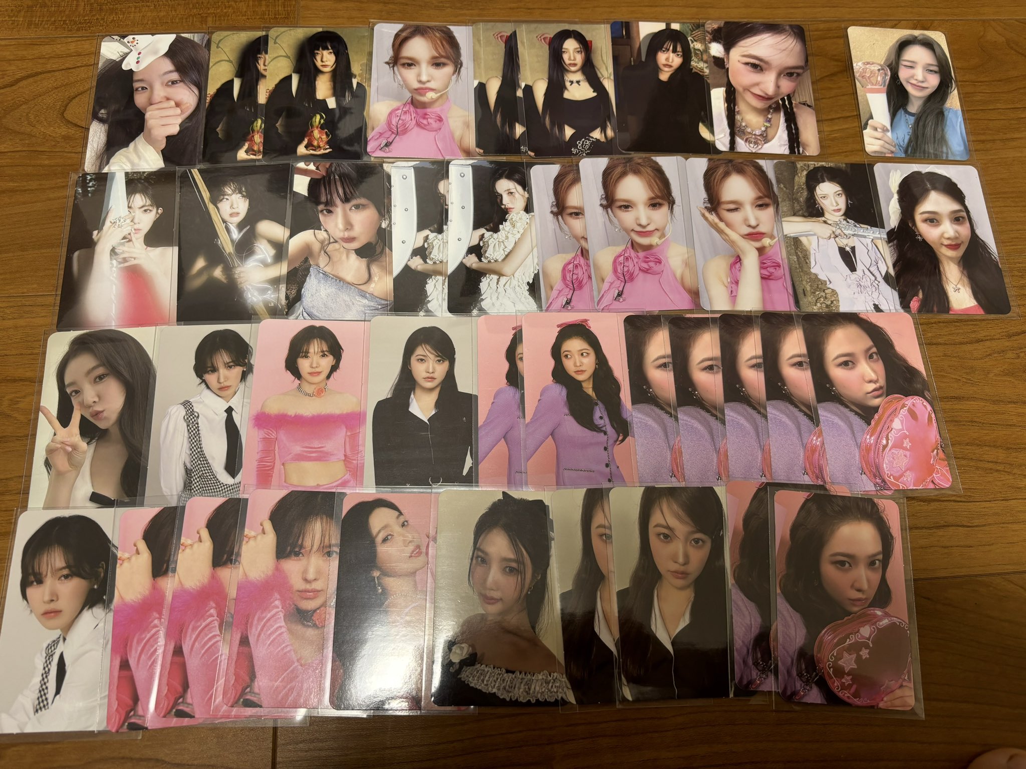 EXO redvelvet トレカ 一流の品質 Cosmic VELVET RED OFFICIAL HOLOGRAM EVENT