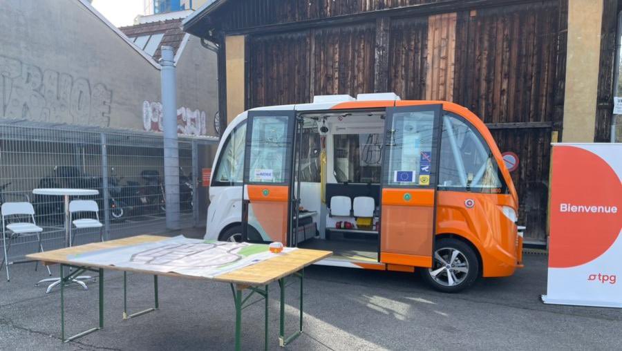C’est aujourd’hui, à la Jonction, en face des dépôts tpg, jusqu’à 18:00. Il fait beau et bon, allez découvrir notre véhicule autonome! #opengeneva #Innovation #mobility #TPG #future