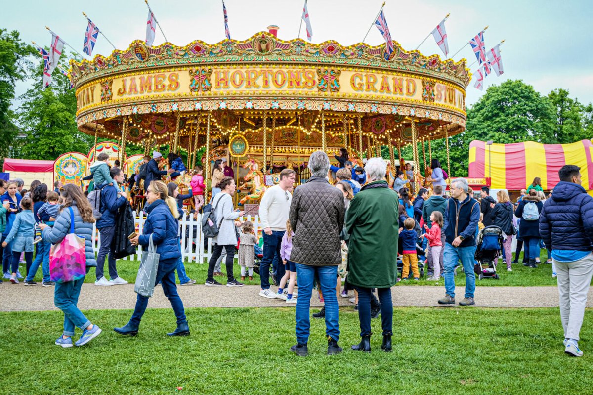 #EnglishTourismWeek24 🎡🎪🎠 @visitengland @visitenglandbiz @visitbritainbiz
As the weather warms we look forward to the many fairs and festivals being held across the borough, from music to food... we've got you covered.

@richmondmayfair @stmargaretsfair @kewthemusic