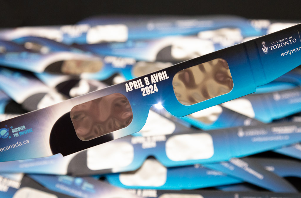Dunlap Institute (@dunlapinstitute) on Twitter photo Our #Eclipse2024 glasses are available starting TODAY at the <a href="/torontolibrary/">Toronto Public Library</a>! 🌞🌚
Numbers are limited so visit your closest branch soon to get a pair.
Once you do, try them on, take a selfie & tag us to show off your eclipse style! Our #Eclipse2024 glasses are available starting TODAY at the <a href="/torontolibrary/">Toronto Public Library</a>! 🌞🌚
Numbers are limited so visit your closest branch soon to get a pair.
Once you do, try them on, take a selfie & tag us to show off your eclipse style!