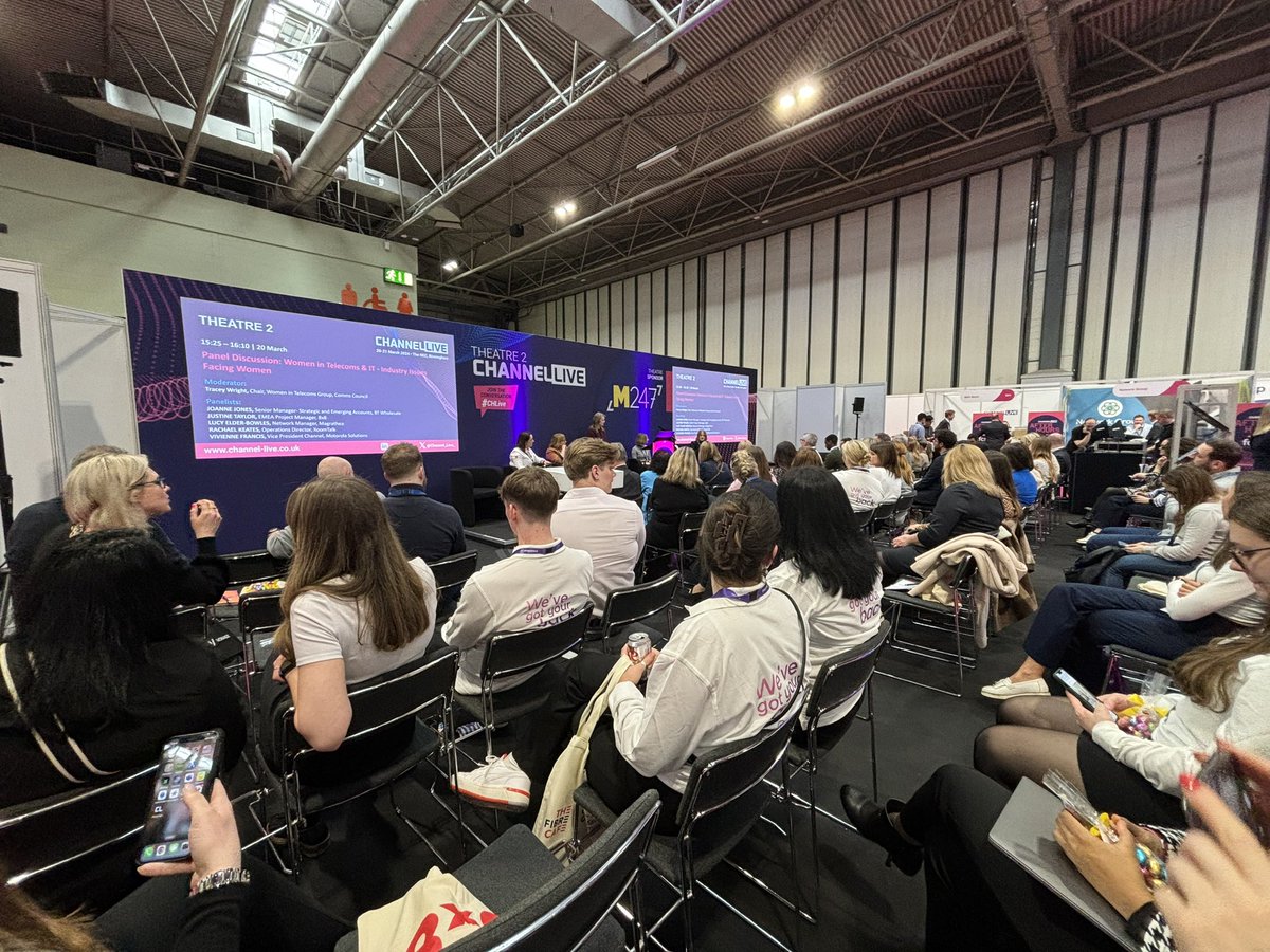 A packed session for ‘Women in Telecoms &amp; IT: Industry issues facing women’ 💪🏽

#CHLive24 #CHLive