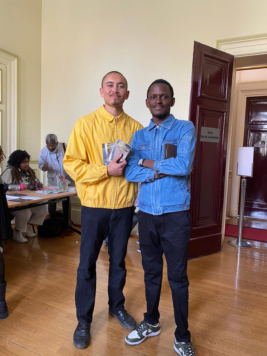 JephteMbangala's tweet image. Écrire pour les autres, qu'ils trouvent la beauté même dans les scènes les plus dévastées. 

Séance dédicace au @salondulivreaf2 du 15 au 17 mars 2024. 

@AleshOfficiel
@BilongoCarlos
@FurahaMe
@cibalanky
@BunkuluYves
@Tiguy84723485
@kakese_leon

#paix 
#Congo 
#beni