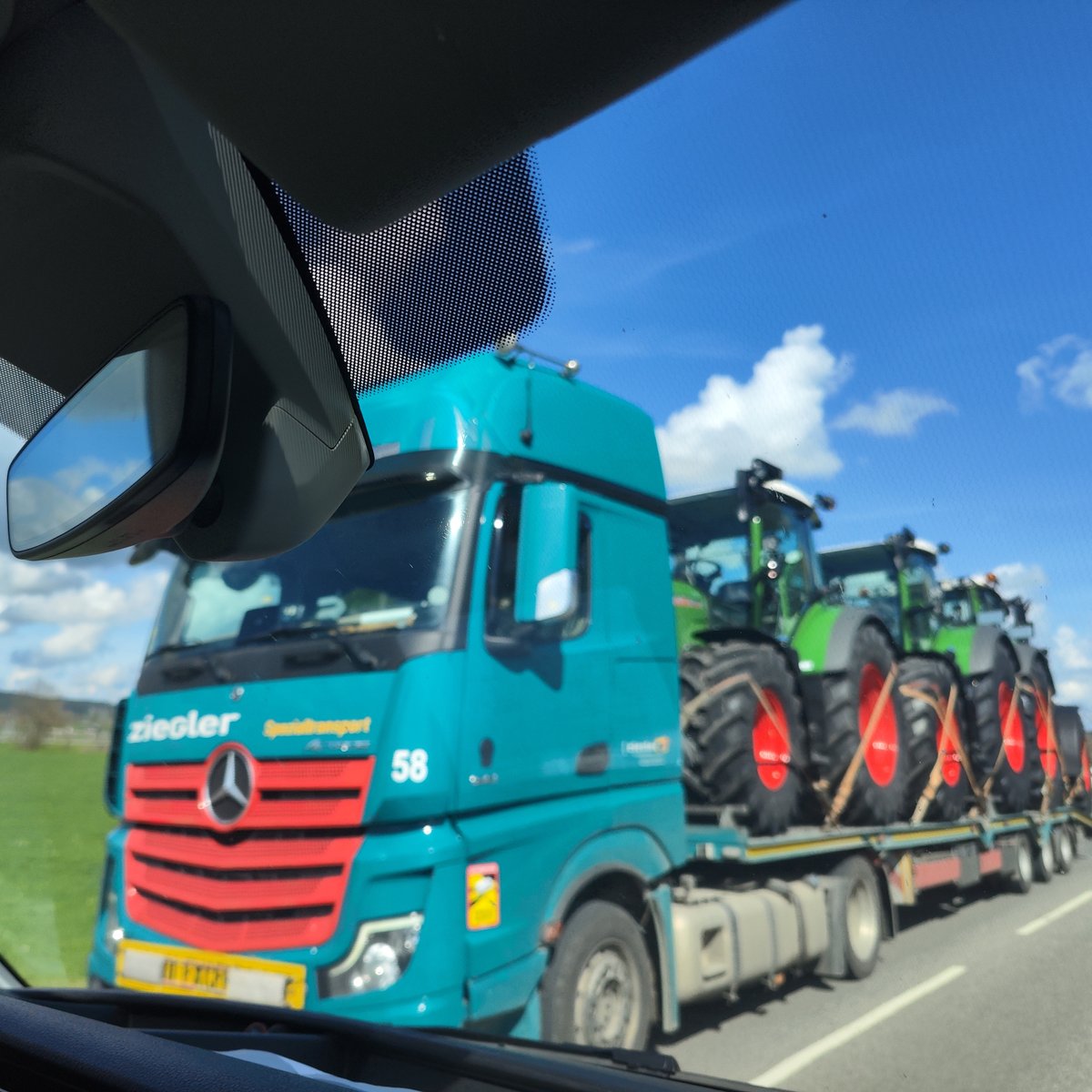 Recently, our German colleagues had the pleasure of visiting AGCO, a long-standing customer located in Germany near the beautiful Alps. It was an invaluable opportunity to strengthen relationships with a dedicated partner who shares our commitment to excellence!
 #RethinkReverse