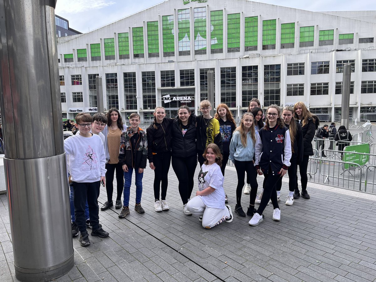 DeanesPerform's tweet photo. Hello Wembley ~ we have arrived #VIAM24 @VIAM01 ~ the excitement is real!! #imatterasaperformer #🎼🎤 https://t.co/q5IMpdVzuq