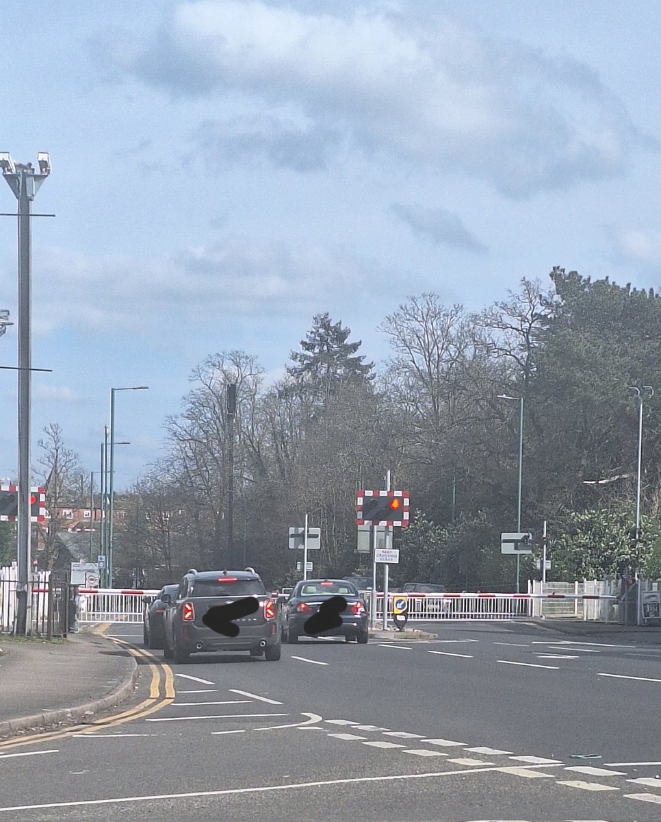 MissHotPot's tweet image. #levelcrossing gets me again.