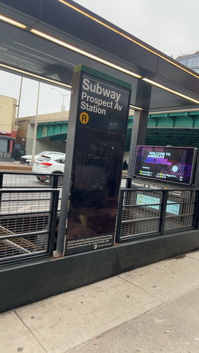 boysfromdadwarf's tweet photo. Yiieev found #cubiecoin in a White vault at this location! Join me playing #cubieverse, It's awesome!   #3003261 https://t.co/xGS4yVhTmc