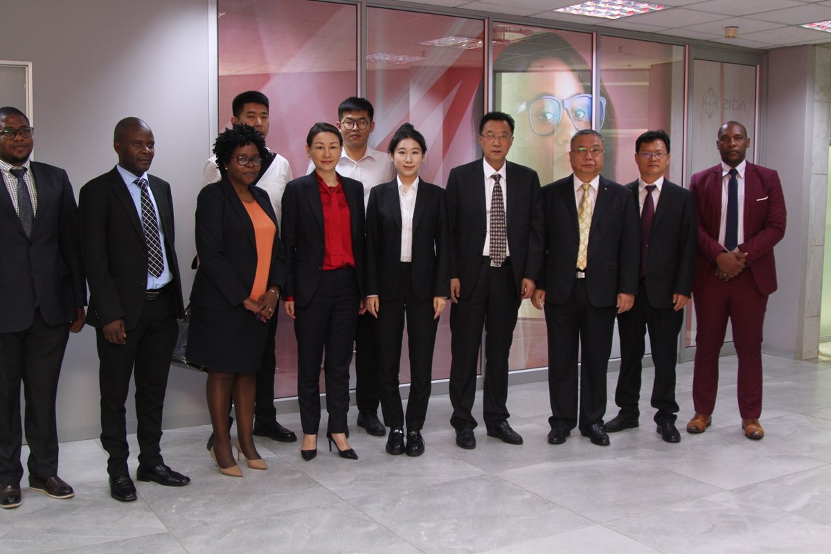 We just had a fruitful meeting with Shangdong DingDeng New Energy about their proposed 600MW project. This partnership holds immense potential to significantly enhance Zimbabwe's energy sector, paving the way for sustainable growth and development. #EnergyInvestment