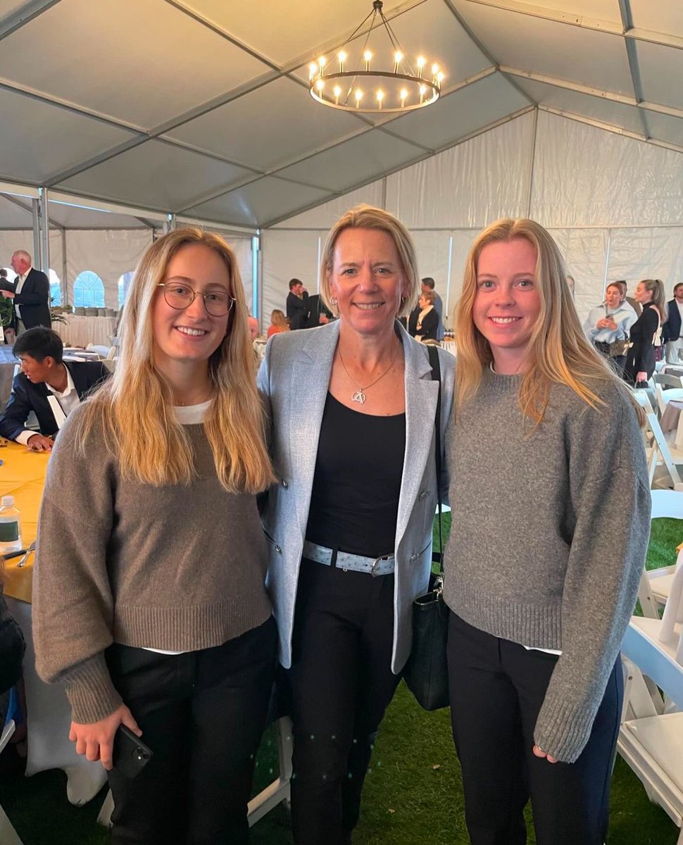 .@ANNIKA59 spent some time with #ANNIKAAlum and fellow Swedes Nora Sundberg and Meja Örtengren at the @JrInviteSage! 🇸🇪