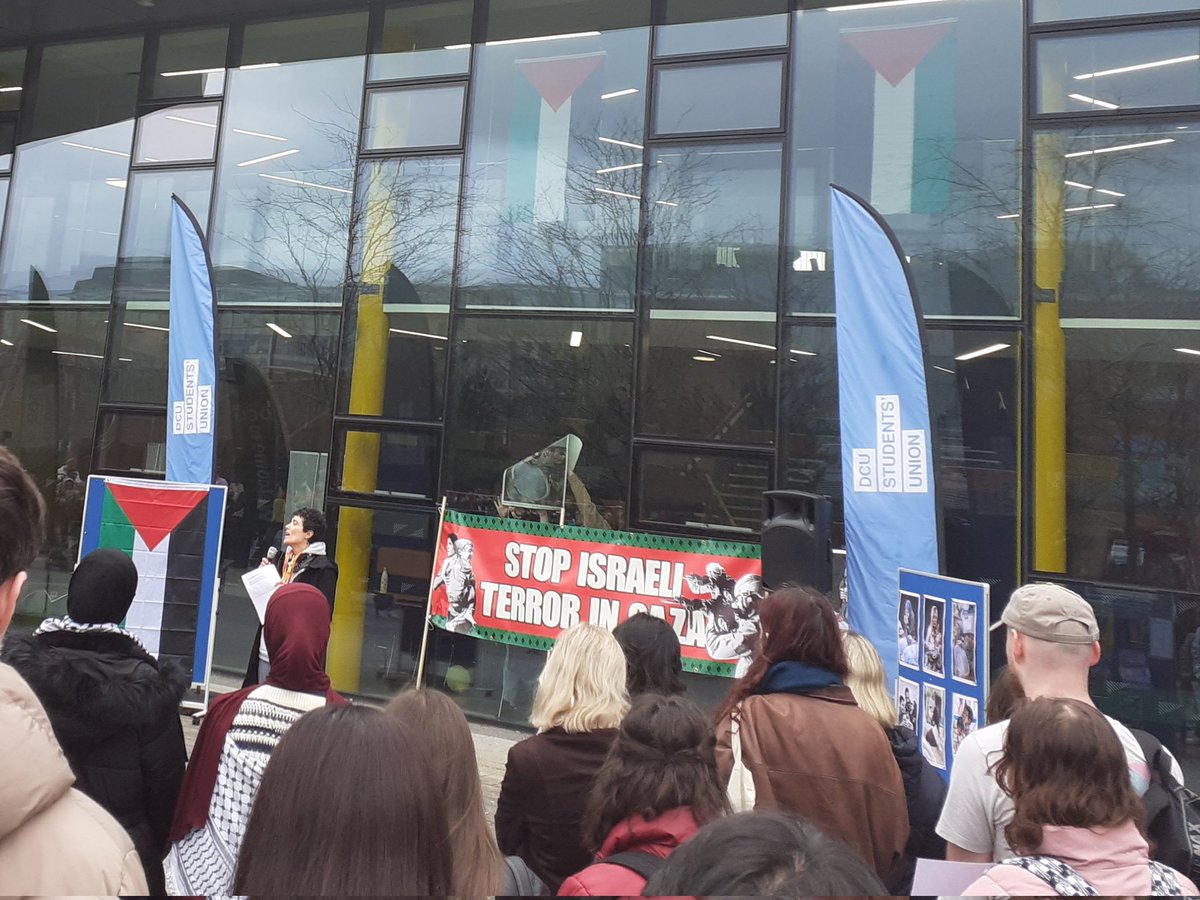 Great to see so many @DCU students and staff come together today to support Palestinian students and call on the university to take a moral stance agains gross violations of international law and human rights