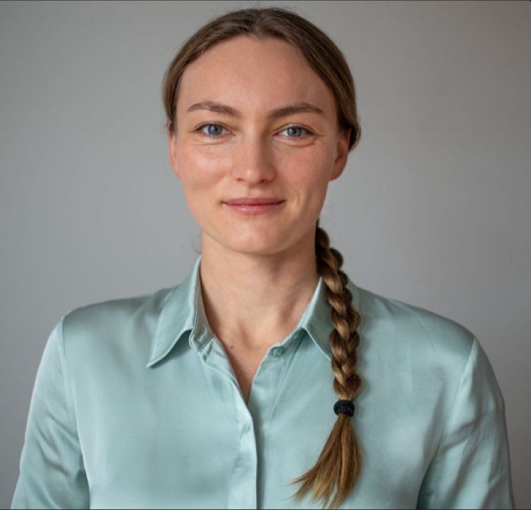 Congrats to our Postdoctoral Fellow Clara Wanjura on winning the annual SAMOP thesis prize of the German Physical Society (DPG) for her dissertation 'Non-Hermitian Topology and Directional Amplification in Driven-Dissipative Cavity Arrays'! 👏 📄 bit.ly/MPL-DPG-Prize