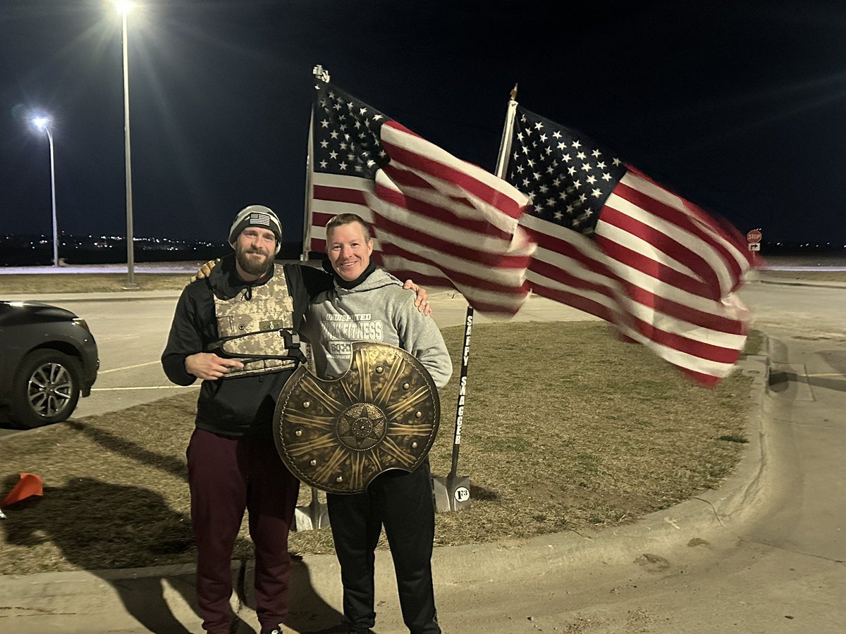 F3BlkTues's tweet photo. 7 HIMs came and showed some perfect thruster form @F3MountOlympus this morning, all while leaving things better than they found them. Be intentional about leaving things better than you found them, what will you be remembered for? https://t.co/6lFelYrCvO