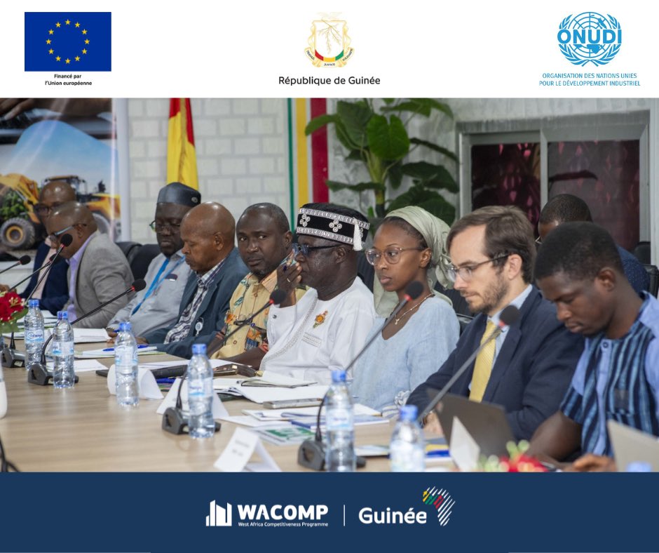 WACOMP_Guinea's tweet photo. #Wacomp 
💡20/03, l'Atelier de validation du Programme National de Développement de l'ONCP s'est tenu sous la présidence de Sanfan Mohammar CISSE. Organisé par le #REFILA et le @McipmeGuinee , il a aussi été marqué par la remise d'équipements informatiques
💶@UEenguinee ⚙️@UNIDO https://t.co/HgAiP2BSOS