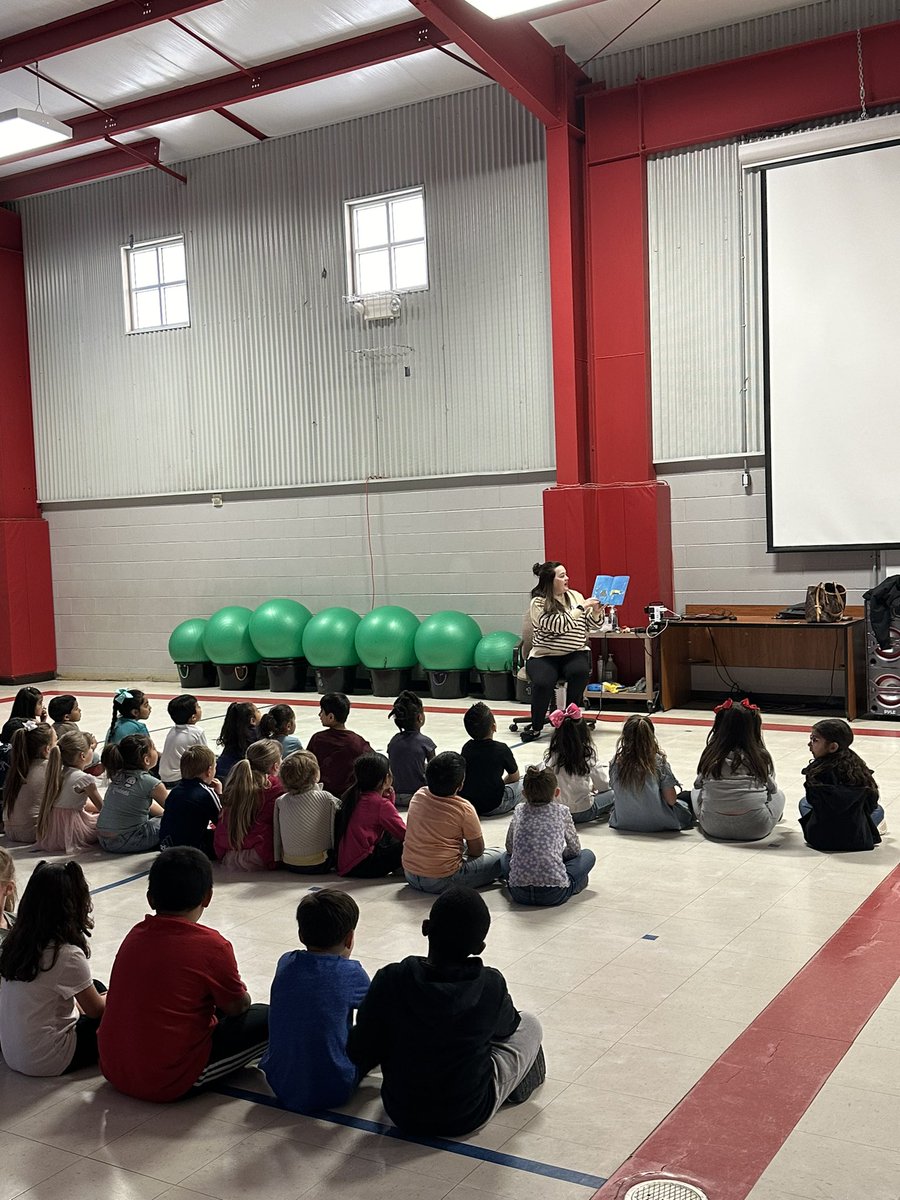 We love our Bookworms time! <a href="/PeaseMustangs/">Pease Elementary</a> @EFOdessa <a href="/OdessaChamber/">Odessa Chamber</a>