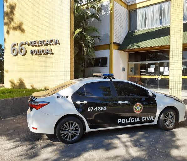PCERJ's tweet photo. #66DP prendeu um homem, de 43 anos, acusado de matar a companheira, identificada como Maria Celma Honório Pereira Silva, de 51 anos.
Fique por dentro 👇
https://t.co/8ROR297VXz https://t.co/13HFy50oUz