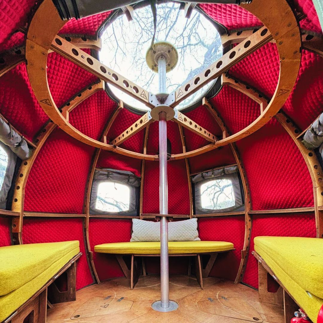 TreeTents's tweet image. We&apos;ve given this #TreeTent a much-deserved spruce up ✨

We wanted to see what happens when left to the elements...
9 years on, vibrant lichen had made the tent&apos;s facade look right at home, whilst the structure remains strong, secure &amp;amp; waterproof. 
buff.ly/3PsBsPP