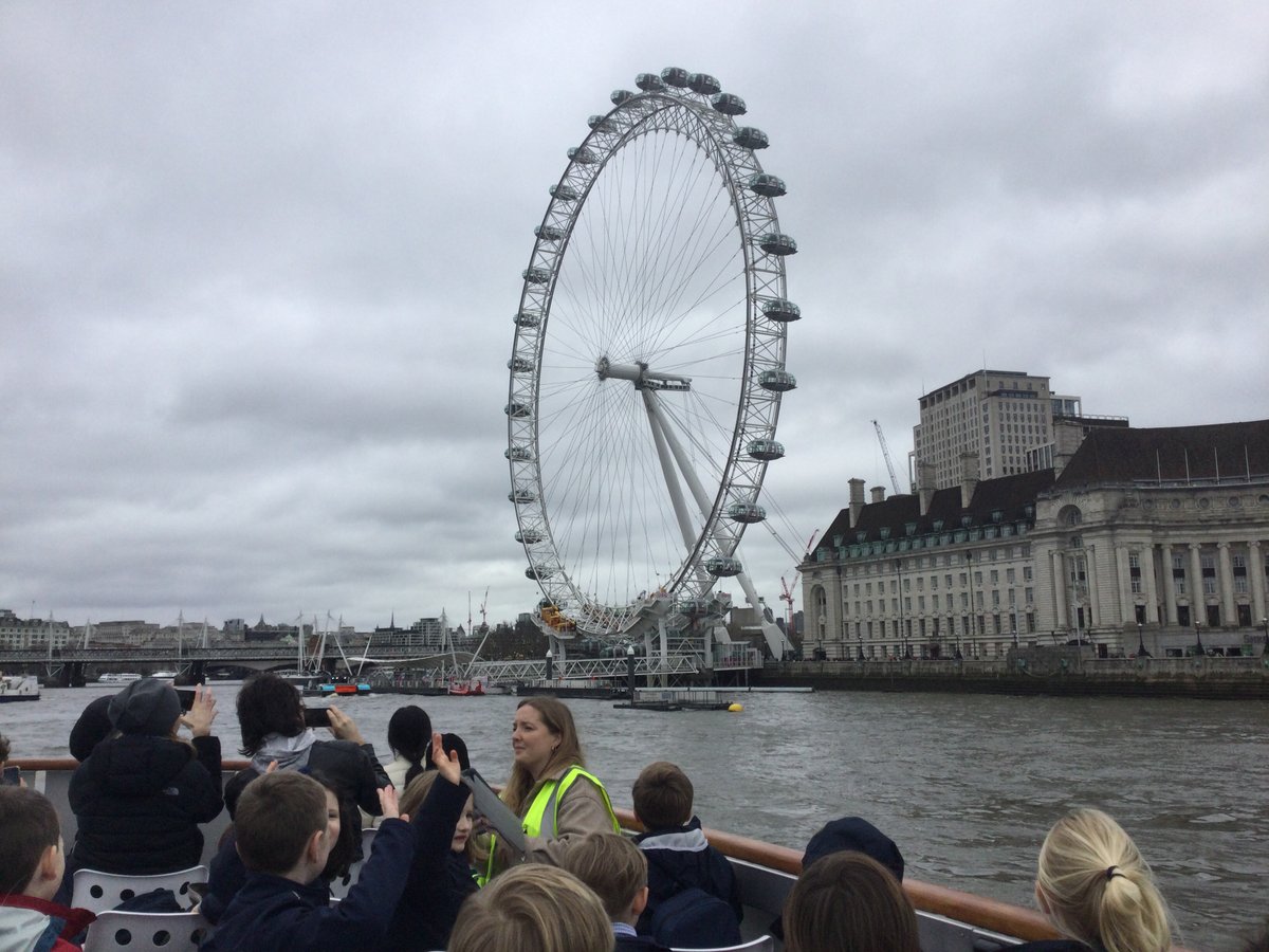 Y2 had a fantastic day @TheLondonEye and on a river boat cruise seeing all the incredible landmarks of London as part of their History topic! #FintonLovesLondon #lovewhereyoulive