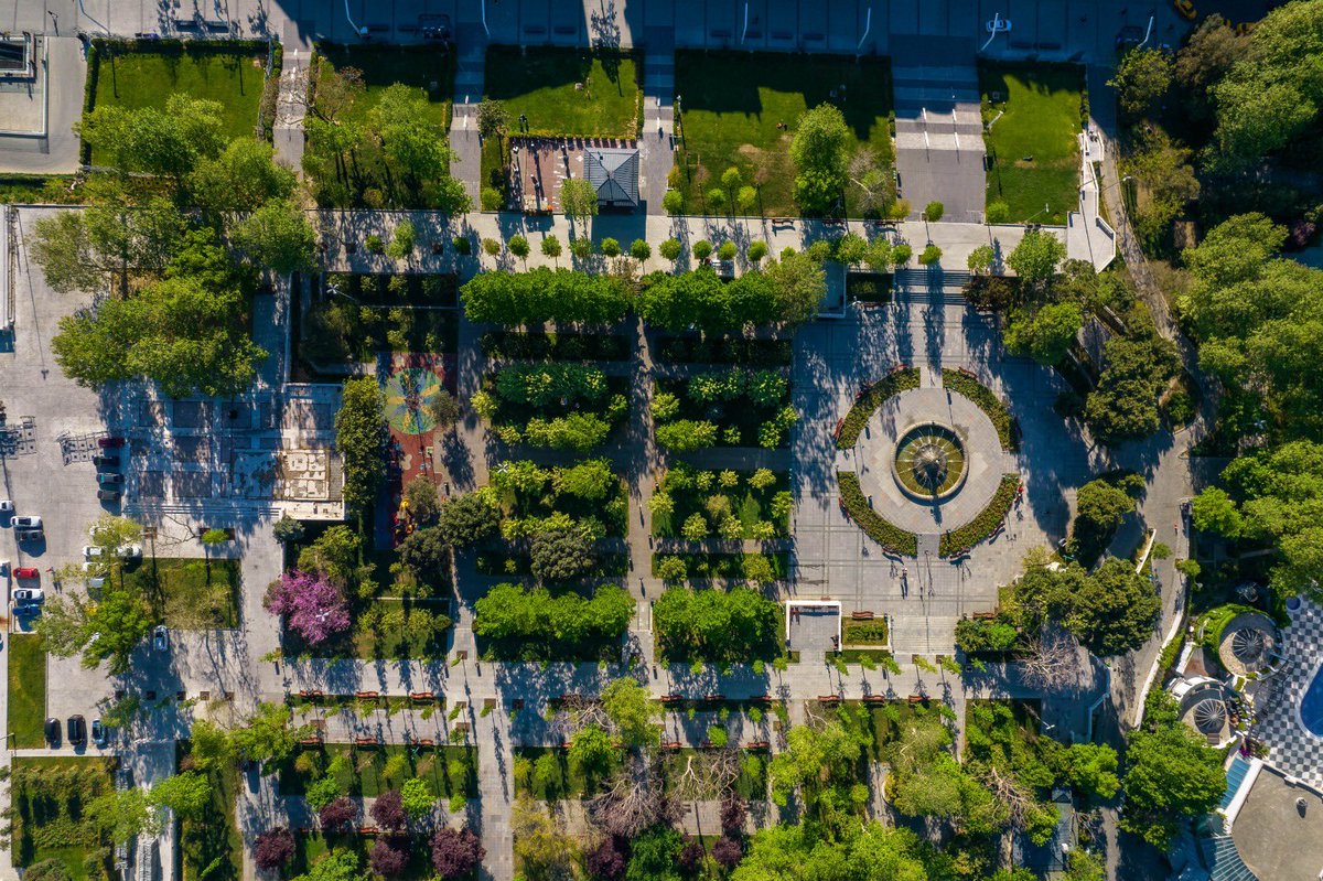 📌Gezi Parkı, mahkeme kararıyla yeniden İstanbul Büyükşehir Belediyesi'nin oldu 📌İstanbul 1. Asliye Hukuk Mahkemesi, 12 Mart 2021'de Vakıflar Genel Müdürlüğü tarafından, İstanbul Gezi Parkı'nın, Sultan Beyazıt Hanı Veli Hazretleri Vakfı'na devrini yasaya aykırı buldu