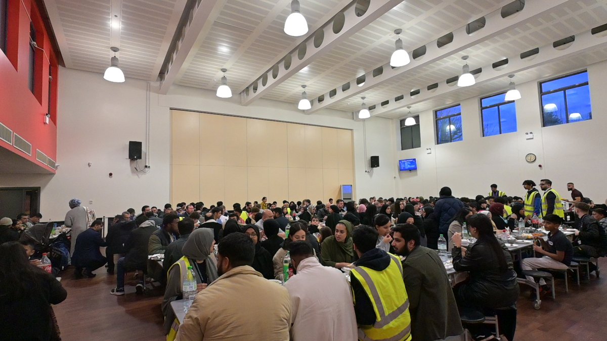 Thank you to everyone who came to our incredible community Iftar event yesterday evening! A massive thank you to the volunteers who made the event a huge success! The feedback from students, staff, parents & governors has been overwhelmingly positive. Thank you everyone!