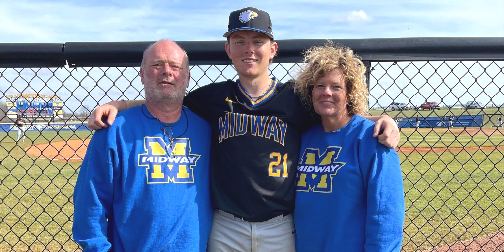 MidwayUniv's tweet photo. 🌟 Finding Home at Midway University 🌟
Barrett found more than just a college at Midway—he found a community. From picturesque campus views to a close-knit atmosphere, Midway truly feels like home. Read more: https://t.co/NW8Jb3J1Tz #MidwayUniversity #HomeAwayFromHome 🏫⚾🐎 https://t.co/gF220ycoAJ