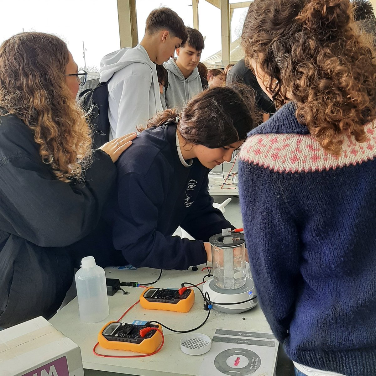 EEBE_UPC's tweet image. Matinal d'#STEAMFòrum per l'alumnat de 4t d'ESO i 1r batxillerat amb activitats de física i matemàtiques coordinades pel professor de l'EEBE Luis Carlos Pardo, sota l'organització de @la_UPC i #BSM de l'ajuntament de @barcelona_cat
eebe.upc.edu/ca/noticies/me…