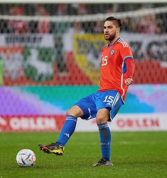 Francisco Sierralta se lesiona nuevamente en derrota del Watford.