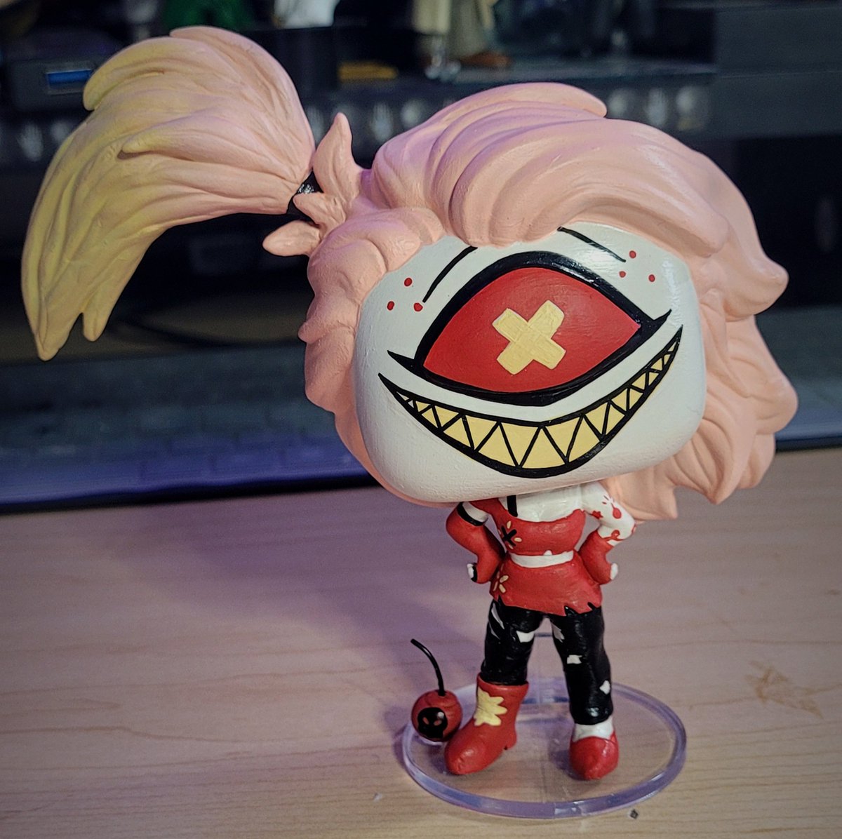 If any of y'all have wondered what I've been working on lately, the answer is too many of these guys. And I still have an #ofmd backlog, too. There are like, 30 on my desk rn, waiting. Augh. #HazbinHotel #HazbinHotelFanart #customfunkopop #wip