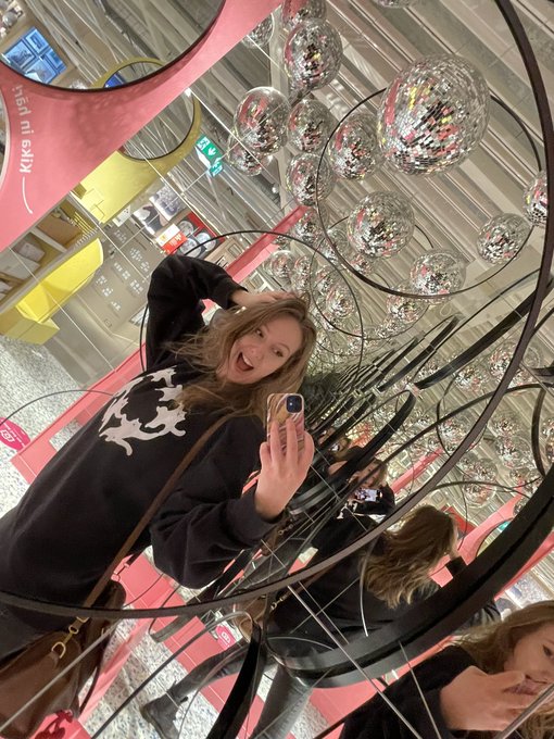 &rdquo;Kika in h&auml;r!&rdquo; Back to my roots - Guess where I am? 😍 https://t.co/MHQtE2fVvx<a href="/tag/mvsales"class="tags"><span>#mvsales</span></a>