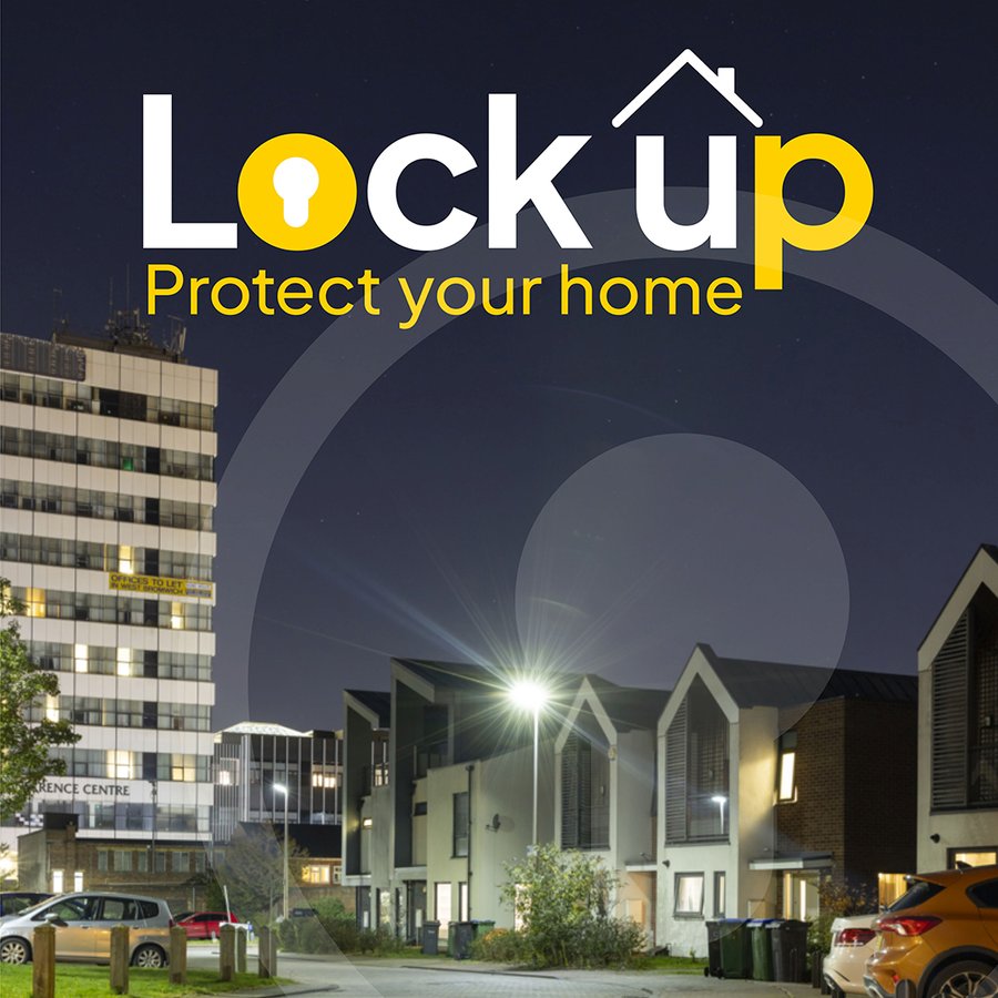 The best deterrent to burglary is a secure residence 🏡 💍 Secure valuable items out of sight 🔐 Ensure windows and doors are locked ⏰ Fit a house alarm 🚨 Be vigilant and report any suspicious behaviour More tips ▶️ west-midlands.police.uk/your-options/r…