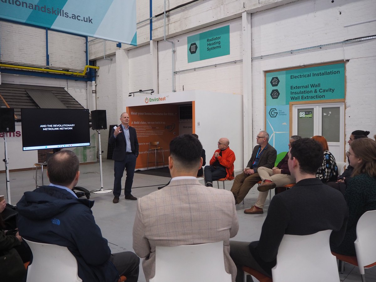 GreenerGtrMCR's tweet photo. 🐝This morning, we were at The Green Skills Academy to launch Bee Net Zero Trafford Park, a new partnership between @TraffordCouncil @GreaterMcr & @growthcouk to support businesses on the park to reduce emissions and help decarbonise Europe’s largest industrial estate #BeeNetZero https://t.co/Co7VkZIDKk