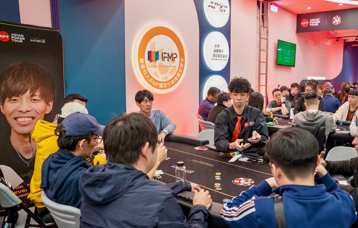 The Asia Poker Arena in Taipei proudly displays the IFMP logo with the Chinese Taipei national team being the current Champions of Asia! 🏆🥇🇹🇼

#Poker #Skill #Sport #MindSport #eSport #Gaming #APT #Strategy #ChineseTaipei #Champions #MatchPoker #AsiaPokerArena