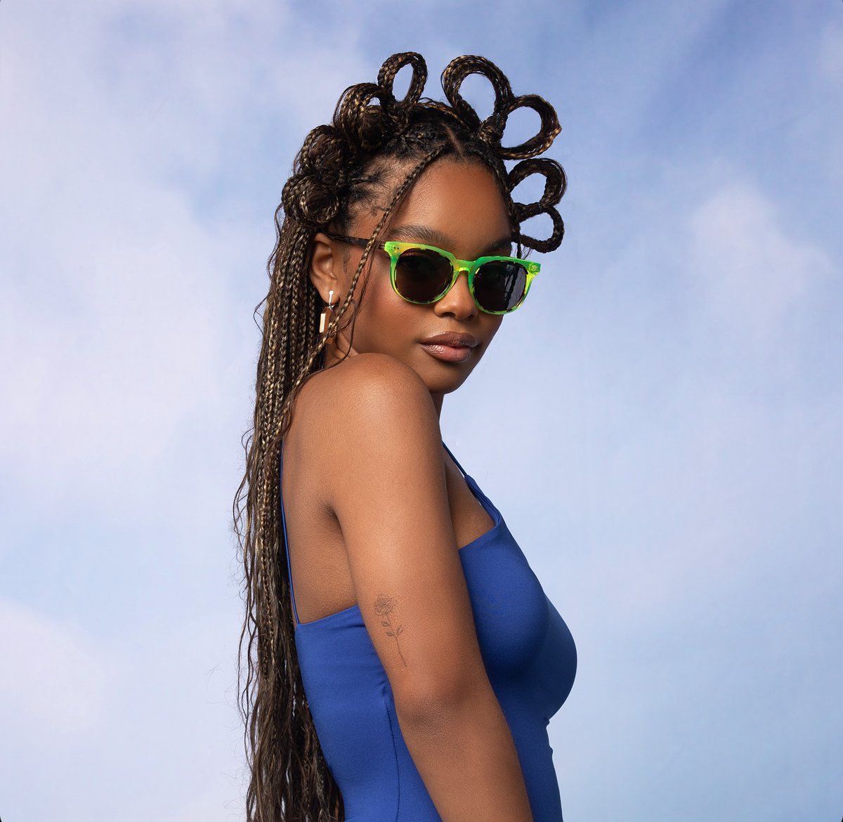 Y’all ready for festival season? Grab some spring styles from my latest @GlassesUSA drop + add a lil something to your fits! Use code MARSAI20 for 20% off. #glassesusa #foureyes glassesusa.me/MarsaiMa__Glas…