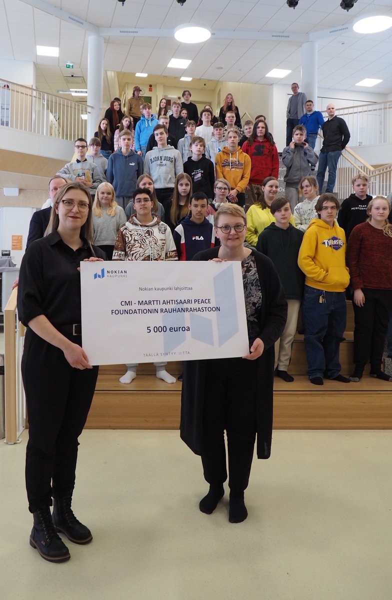 Nokian kaupunki lahjoitti 5000 euroa <a href="/cmioffice/">CMI – Martti Ahtisaari Peace Foundation</a>  – Martti Ahtisaari Peace Foundationin Rauhanrahastoon.
– Rauhantyön tarpeelle ei valitettavasti ole nähtävissä loppua, lahjoituksen CMI:lle ojentanut Nokian kh:n pj <a href="/LaitinenArja/">Arja Laitinen 🇺🇦</a>  perusteli lahjoitusta.
bit.ly/4clQC3b