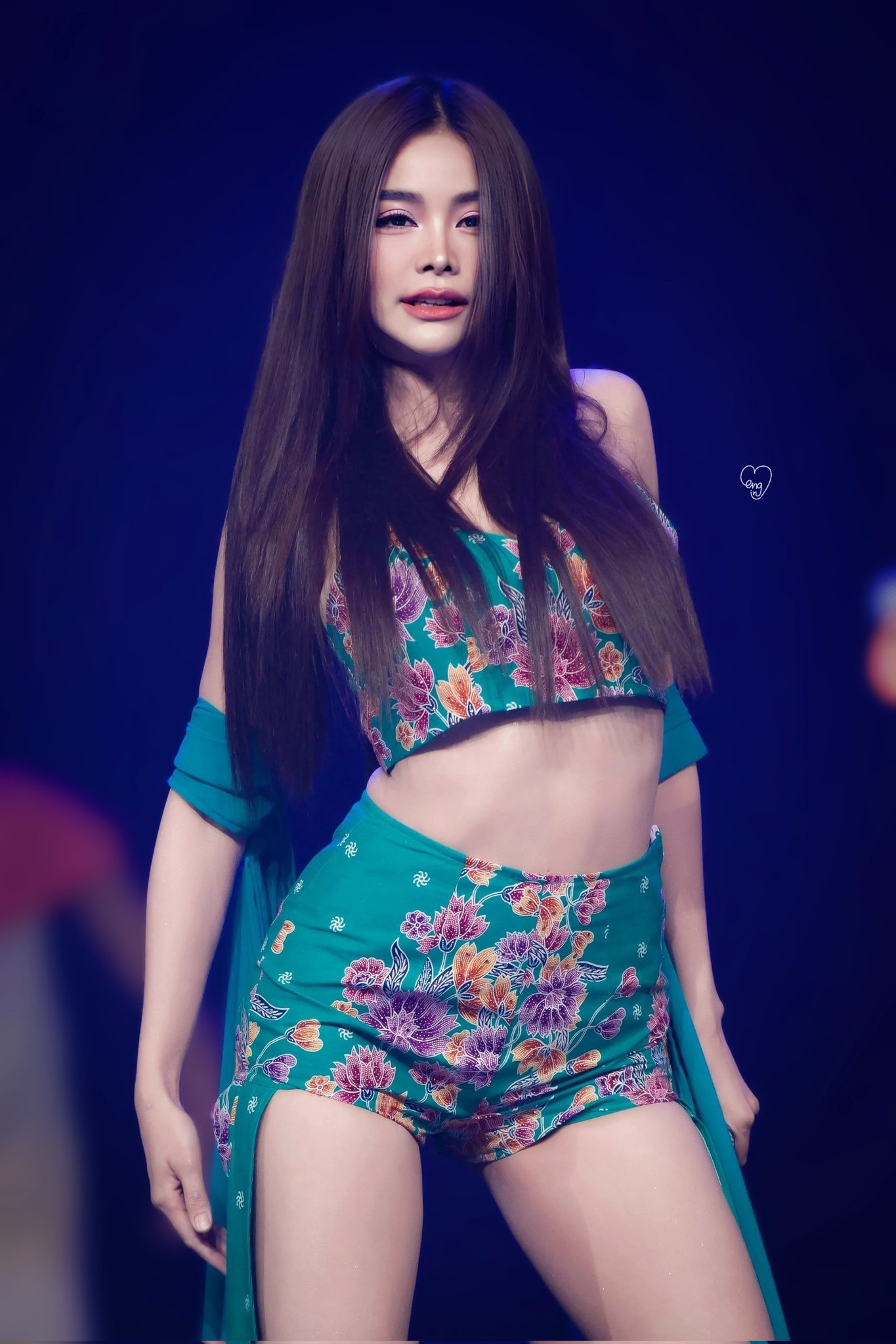 Engfa Waraha Philippines Official Fans on X: Sexy and hot. 🥵 Handsome and  cool. 😎 TheGrandConcertLiveinPhuket อิงฟ้ามหาชน EngfaWaraha @EWaraha  t.comevnqkrMby  X