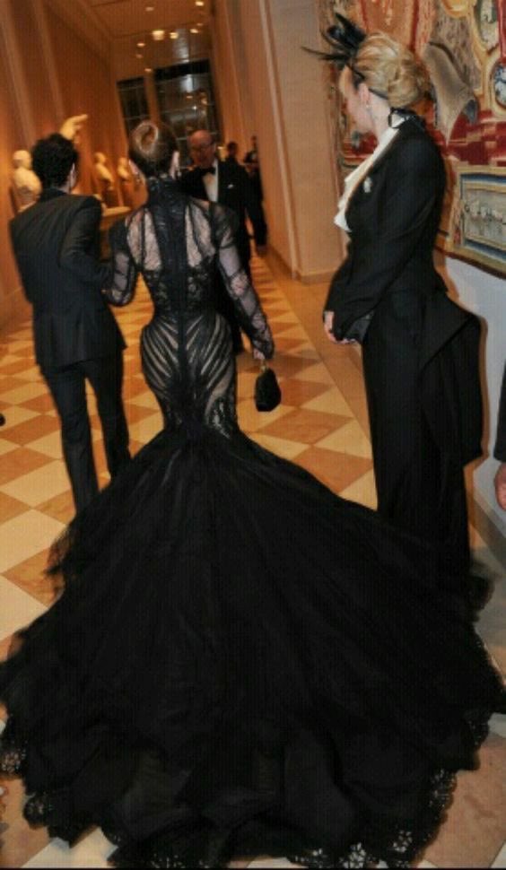 thinking about christina ricci at the 2011 met gala 🖤