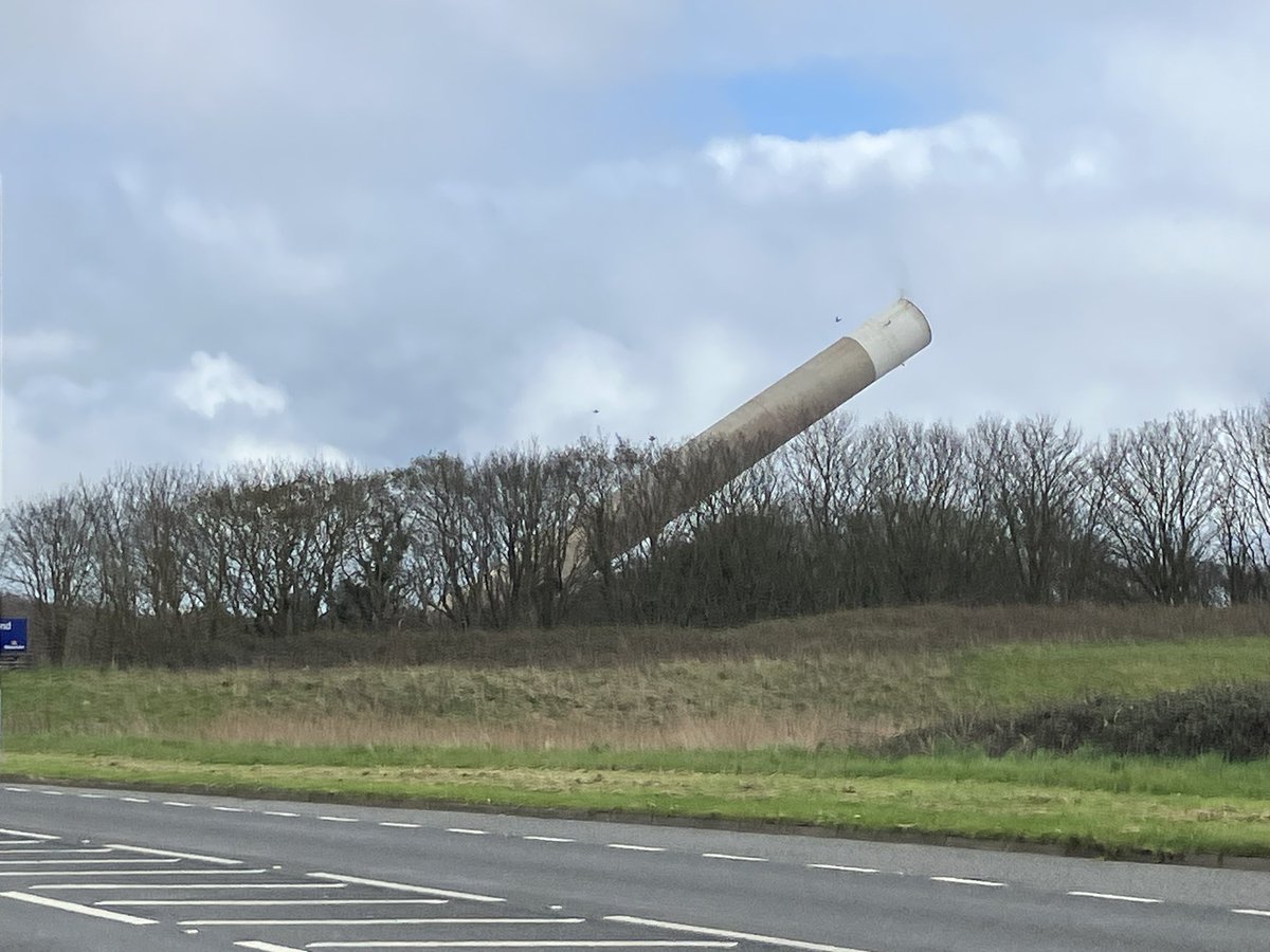 DPConwyNews's tweet photo. Chimney on Anglesey gone https://t.co/dxlbP02BCf