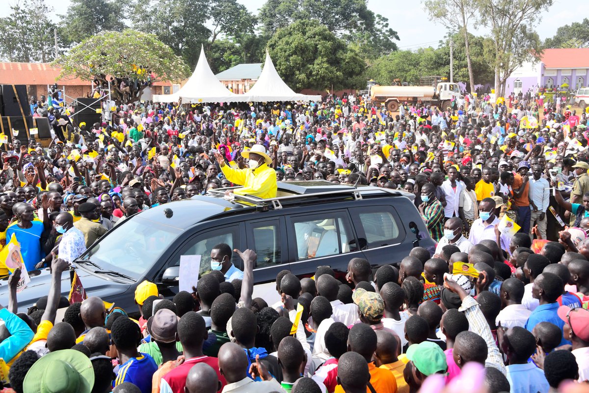 President Museveni has promised to remove the Fisheries Protection Unit (FPU) from the water bodies and hand over the administration of fishing communities to the elders. H.E. called upon the people to report soldiers extorting money from fishermen so that they are disciplined.