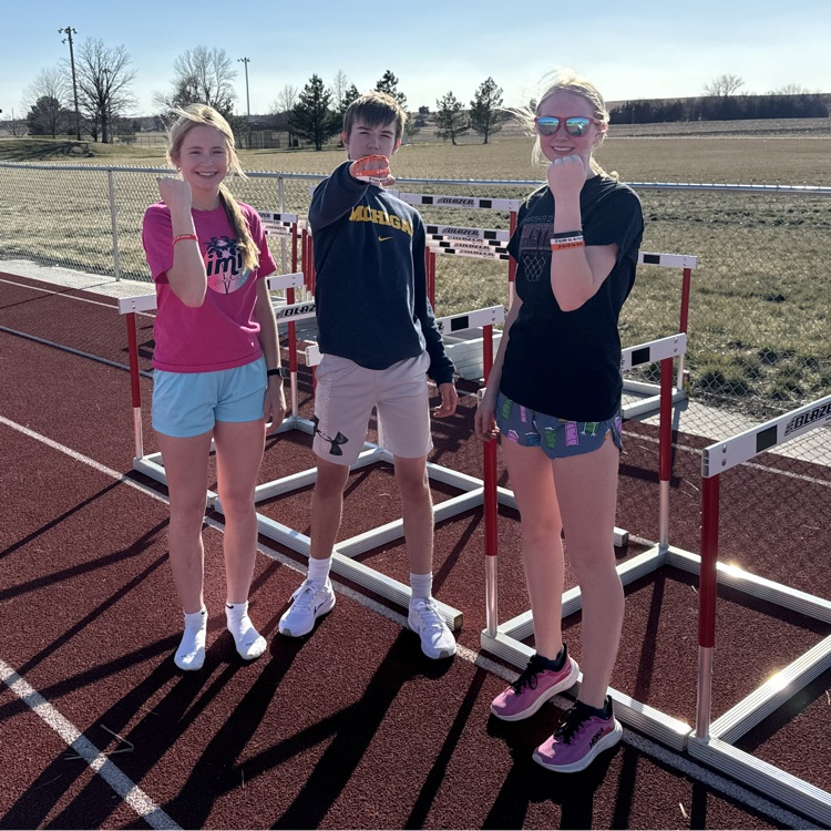 pendragonupdate's tweet photo. Congrats to Madalyn Dolliver, Megan Breitbarth, and Braiden Allvin for earning their "mile"stone bands for their recent mile times! Great work! #LetsRun! #StrideOut! #ToughRunner #HeartofaChampion! https://t.co/Xp576zXm9J